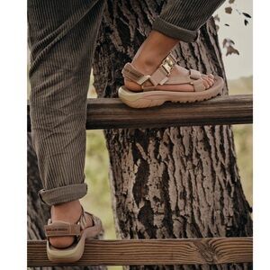 Teva x Coco & Breezy Hurricane XLT2 Men’s Brown Nubuck Sandals US 9